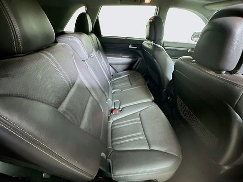 Used 2015 Kia Sorento SX image 28