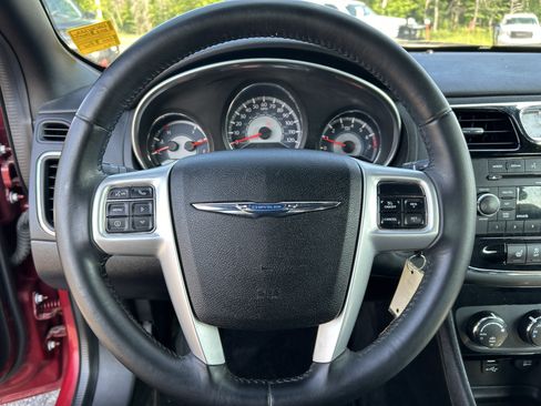 Used 2013 Chrysler 200 Limited FWD image 4