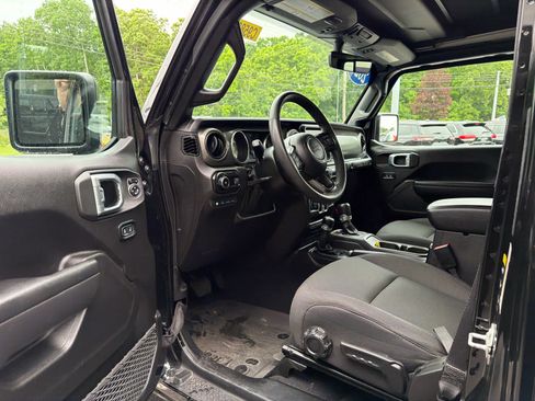 Used 2023 Jeep Wrangler Unlimited w/ Sun & Screen Package AWD/4WD image 14