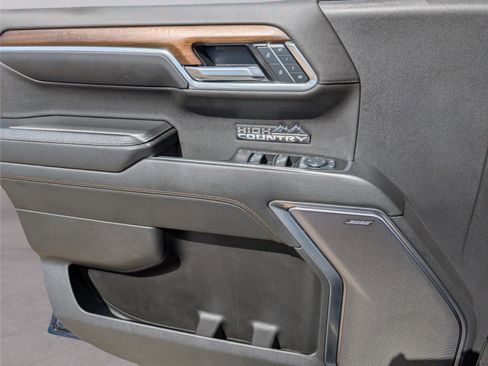 Used 2025 Chevrolet Silverado 1500 High Country w/ Technology Package image 16