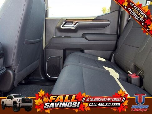 Used 2023 Chevrolet Silverado 1500 RST w/ Redline Edition AWD/4WD image 22