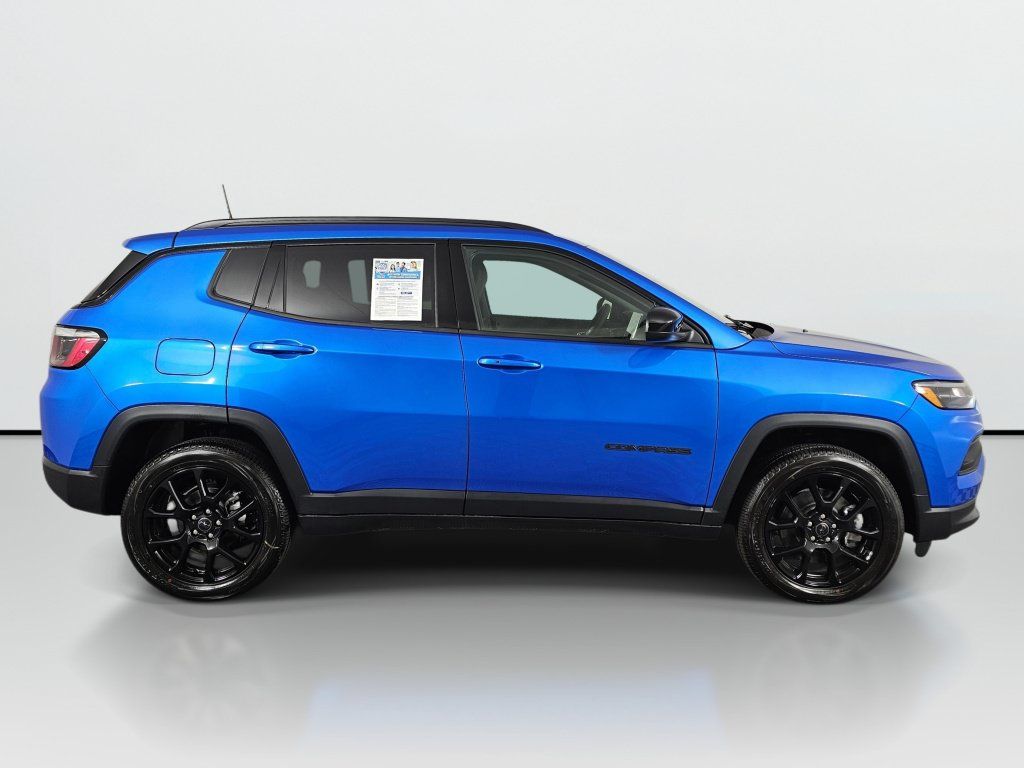 New 2026 Jeep Compass Latitude AWD/4WD image 3
