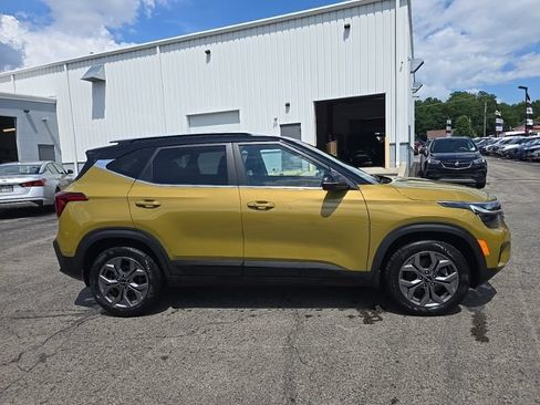 Used 2024 Kia Seltos S AWD/4WD image 9