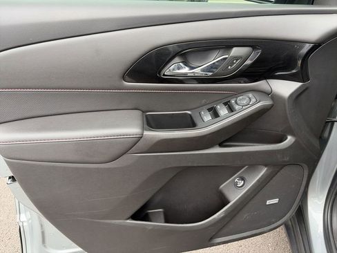 Used 2023 Chevrolet Traverse RS w/ LPO, Floor Liner Package AWD/4WD image 13