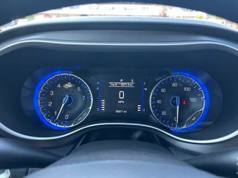 Certified 2020 Chrysler Pacifica Touring FWD image 21