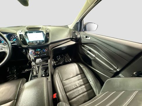 Used 2018 Ford Escape Titanium image 16