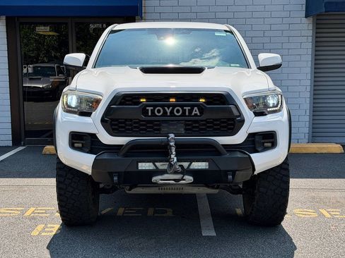 Used 2018 Toyota Tacoma TRD Pro AWD/4WD image 2