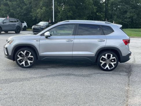 Certified 2023 Volkswagen Taos SEL AWD/4WD image 5