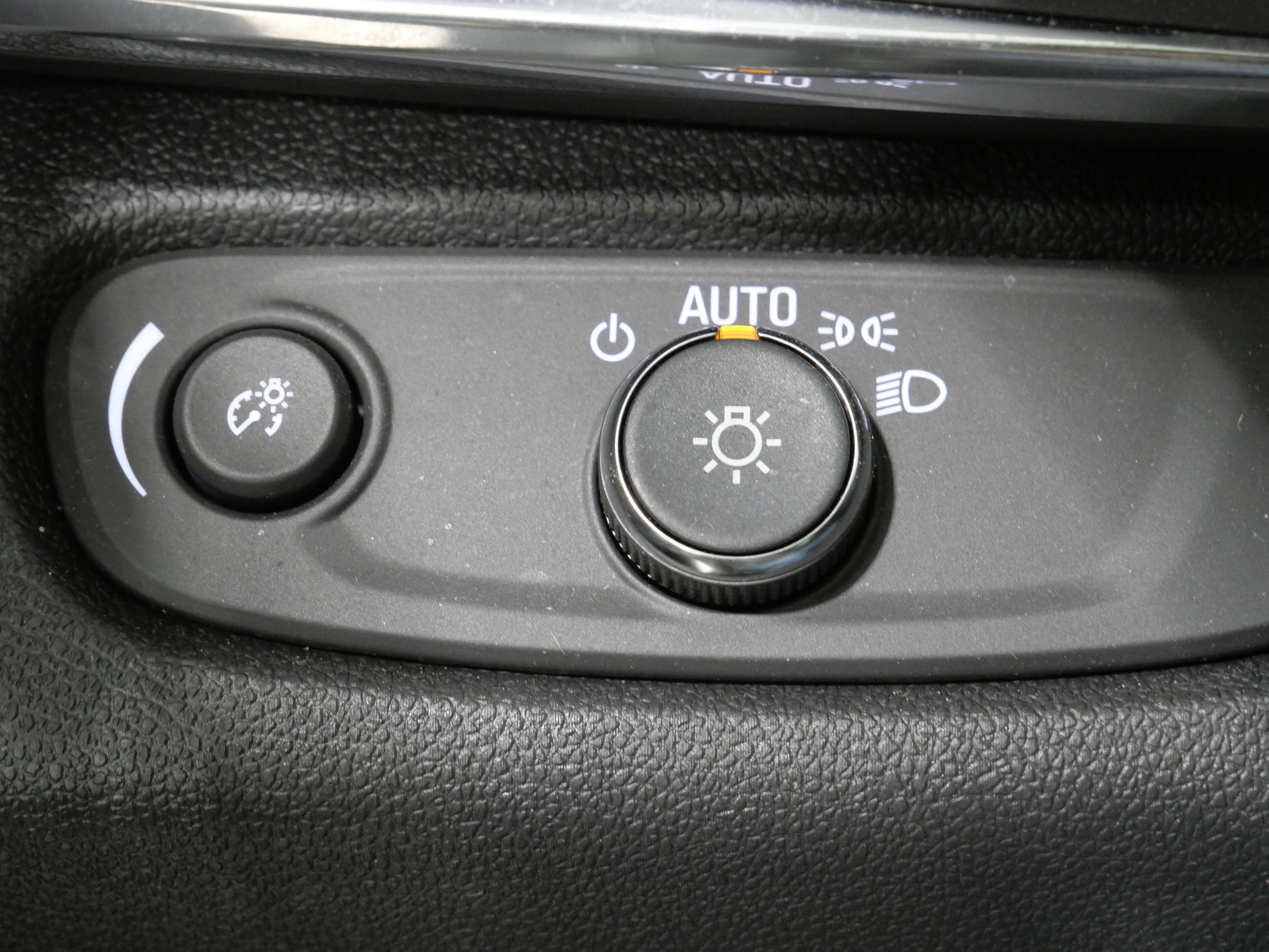 Used 2025 Buick Envista Preferred w/ Convenience I Package FWD image 14