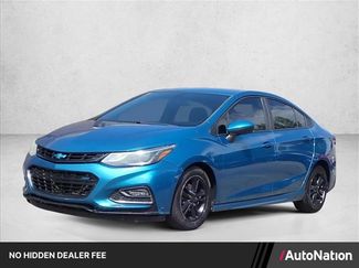 Used 2017 Chevrolet Cruze LT w/ Convenience Package FWD video 1