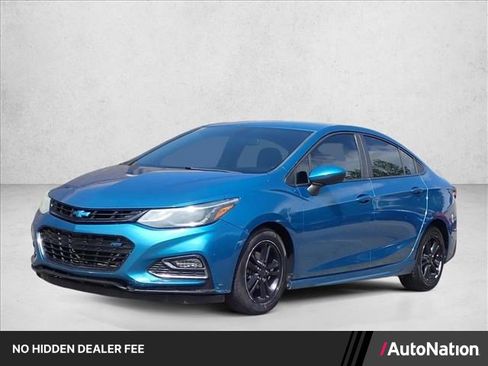 Used 2017 Chevrolet Cruze LT w/ Convenience Package FWD image 1