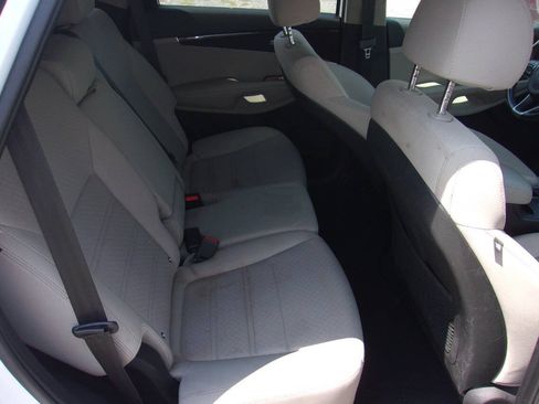 Used 2018 Kia Sorento FWD image 11