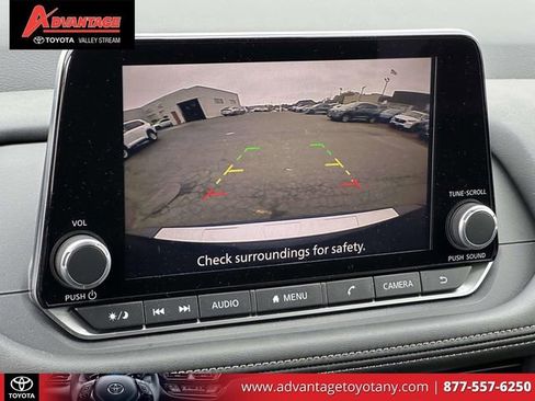 Used 2025 Nissan Rogue SV AWD/4WD image 33