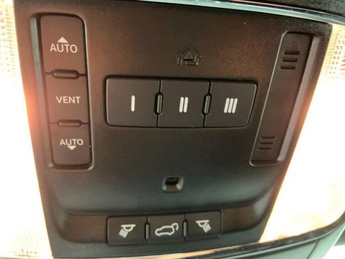 Used 2021 Jeep Grand Cherokee Limited AWD/4WD image 34