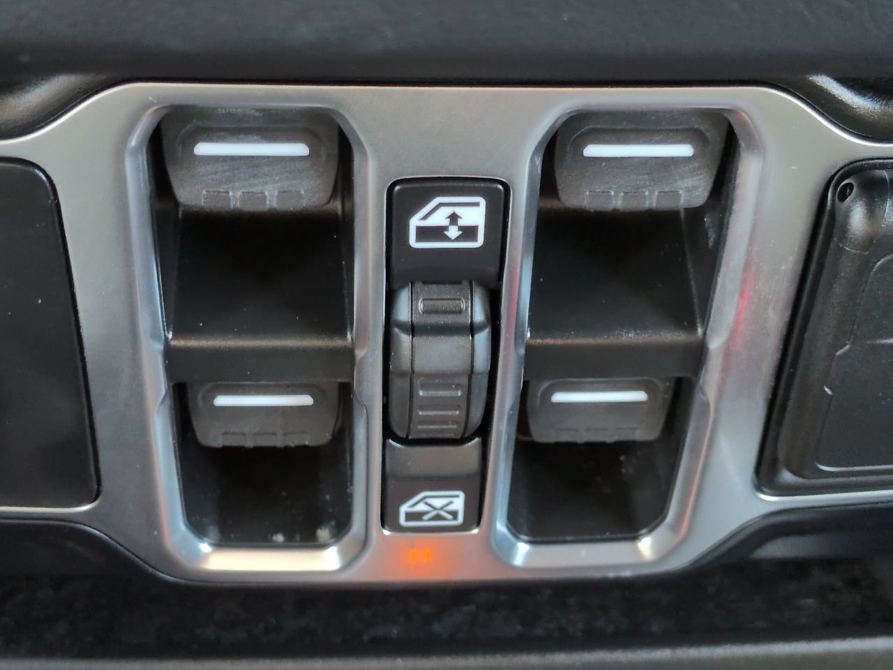 Used 2024 Jeep Wrangler High Altitude AWD/4WD image 26