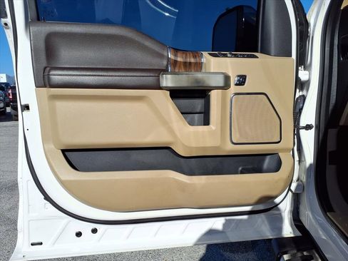 Used 2018 Ford F150 Lariat w/ Equipment Group 502A Luxury image 23