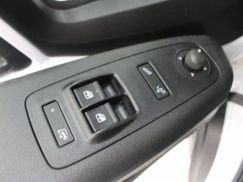 Used 2025 RAM ProMaster 2500 w/ Convenience Group image 14