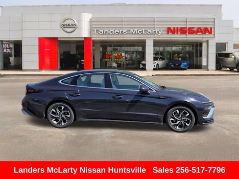 Used 2024 Hyundai Sonata SEL FWD image 2