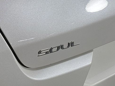 Certified 2025 Kia Soul GT-Line image 25
