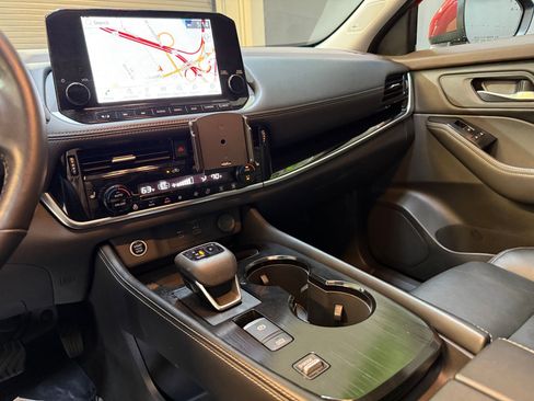 Used 2023 Nissan Rogue SL w/ SL Premium Package image 29