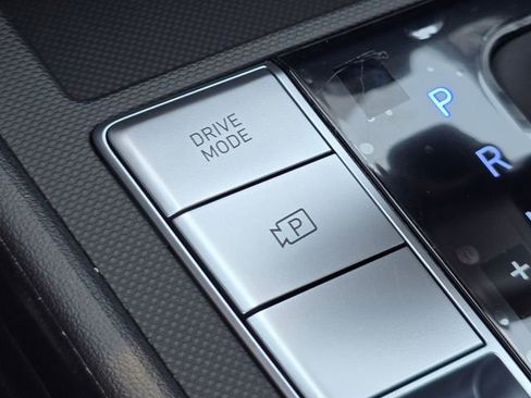 New 2026 Hyundai Elantra Limited FWD image 10
