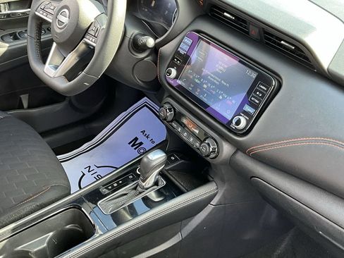 Used 2023 Nissan Kicks SR image 15