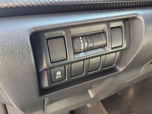 Used 2023 Subaru Crosstrek 2.0i Premium AWD/4WD image 17