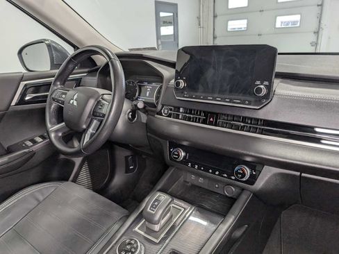 Used 2022 Mitsubishi Outlander SE AWD/4WD image 43