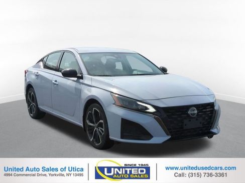 Used 2024 Nissan Altima 2.5 SR AWD/4WD image 1