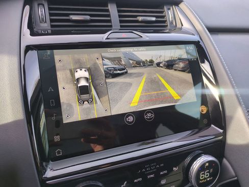 Used 2024 Jaguar E-PACE R-Dynamic SE image 21