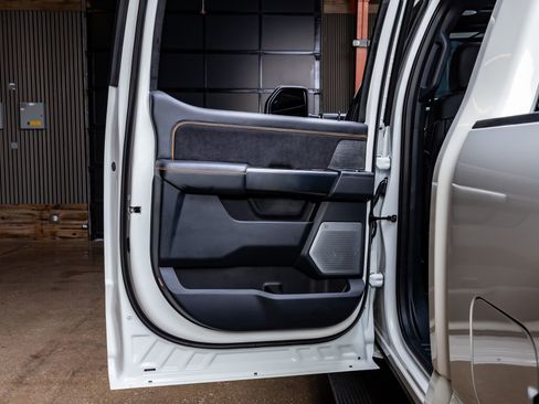 Used 2024 Ford F350 Platinum image 38