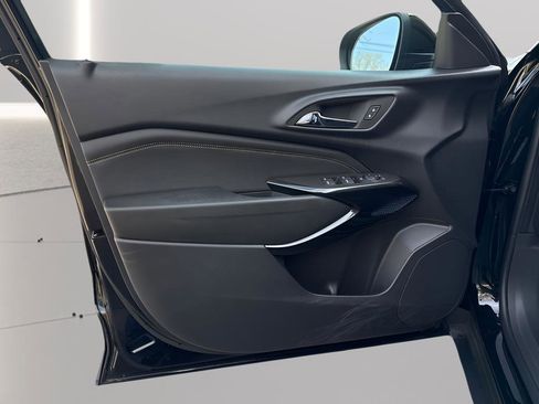 Used 2024 Chevrolet Trax ACTIV w/ Sunroof Package image 18