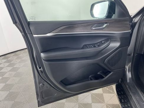 New 2026 Jeep Grand Cherokee Altitude AWD/4WD image 5