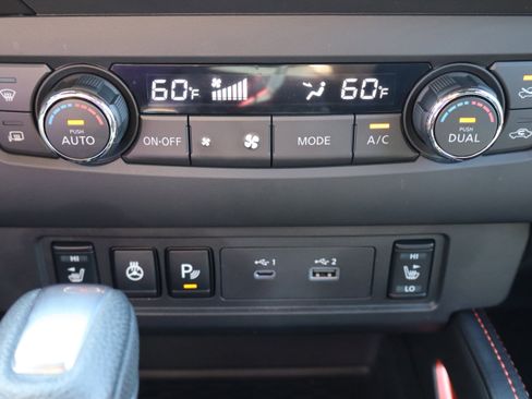 Used 2024 Nissan Frontier Pro-X w/ Pro Convenience Package image 22