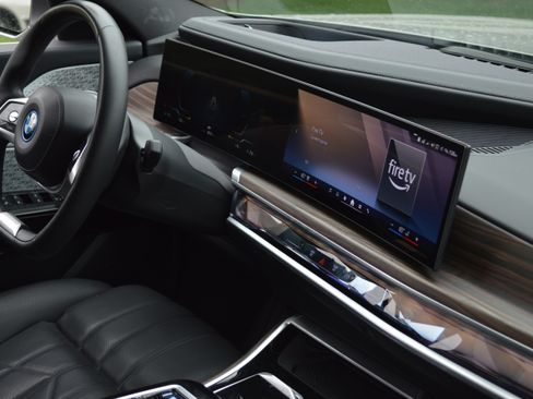 Certified 2023 BMW i7 xDrive60 AWD/4WD image 39