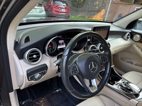 Used 2017 Mercedes-Benz GLC 300 4MATIC image 17