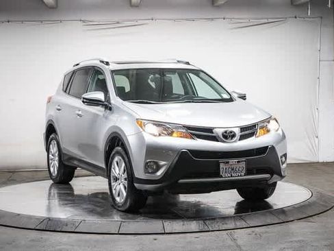 Used 2014 Toyota RAV4 Limited w/ Technology Package image 5