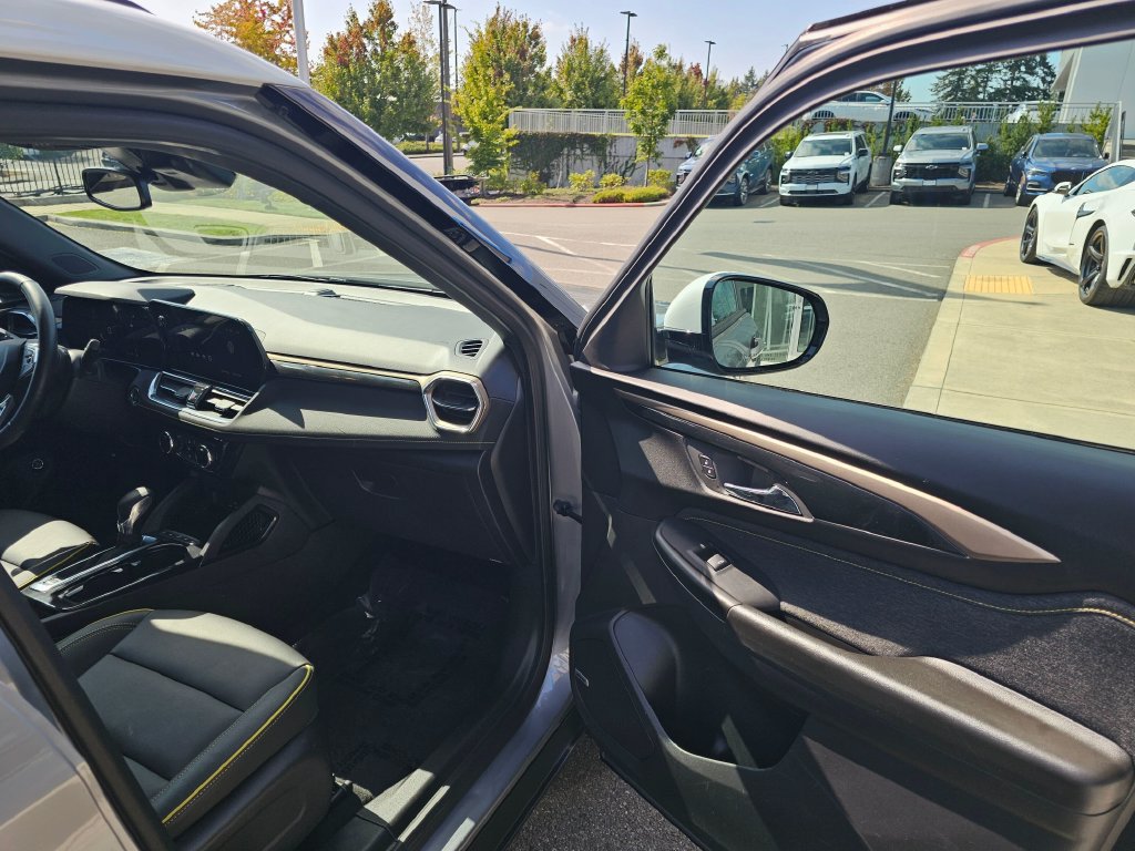 Used 2024 Chevrolet TrailBlazer ACTIV w/ Convenience Package AWD/4WD image 12