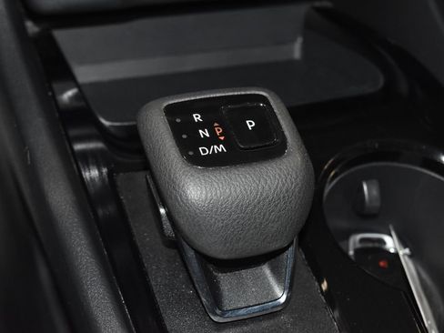 Used 2023 Nissan Rogue SV AWD/4WD image 16