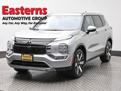 Used 2025 Mitsubishi Outlander SE