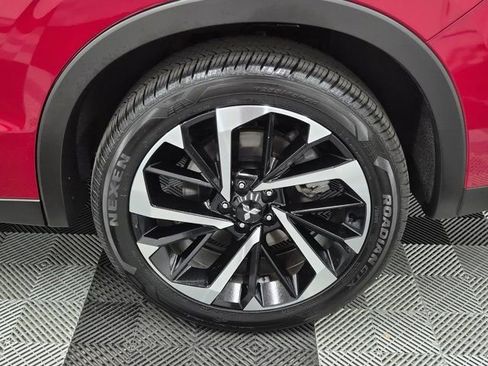 Used 2023 Mitsubishi Outlander image 11