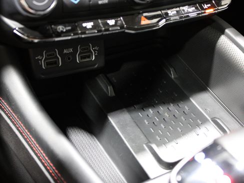 Used 2025 Dodge Durango GT AWD/4WD image 15