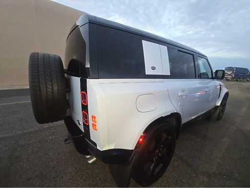 Used 2023 Land Rover Defender 110 V8 AWD/4WD image 7