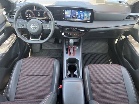 Used 2026 Nissan Kicks SR FWD image 18