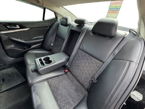 Used 2016 Nissan Maxima SR image 16