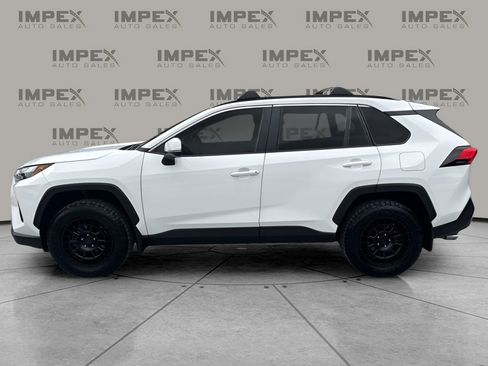 Used 2025 Toyota RAV4 XLE w/ Convenience Package FWD image 2