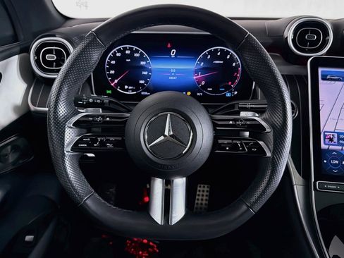Used 2023 Mercedes-Benz GLC 300 4MATIC image 17