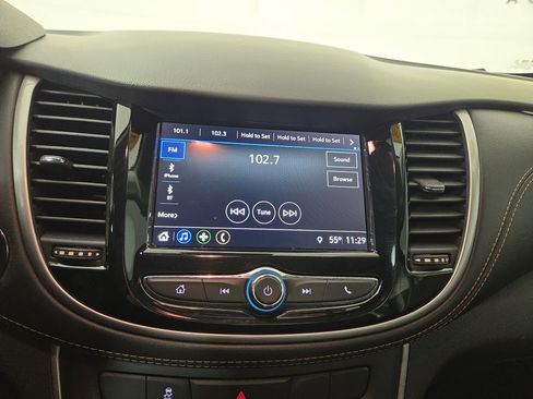 Used 2019 Chevrolet Trax LT w/ LT Convenience Package image 20