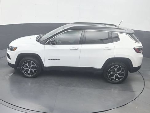 Used 2025 Jeep Compass Limited AWD/4WD image 22