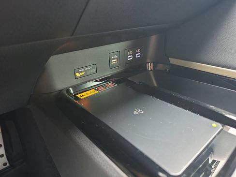 Used 2025 Toyota Camry XSE FWD image 29